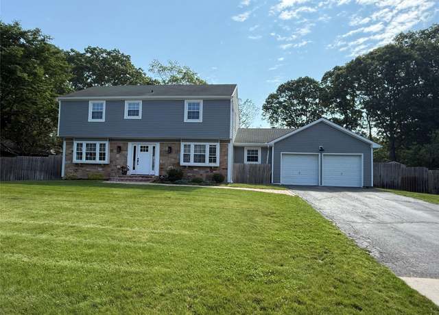 Property at 71 Strathmore Village Dr, South Setauket, NY 11720, 4 beds, 2.5 baths