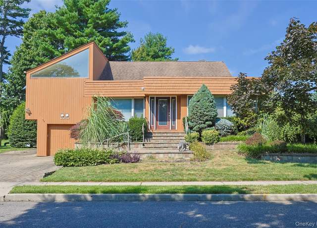 Property at 11 Tompkins Ave, Jericho, NY 11753, 5 beds, 2.5 baths