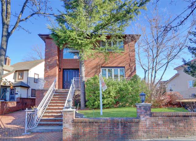 Property at 51-11 Browvale Ln, Little Neck, NY 11362, 5 beds, 4.5 baths