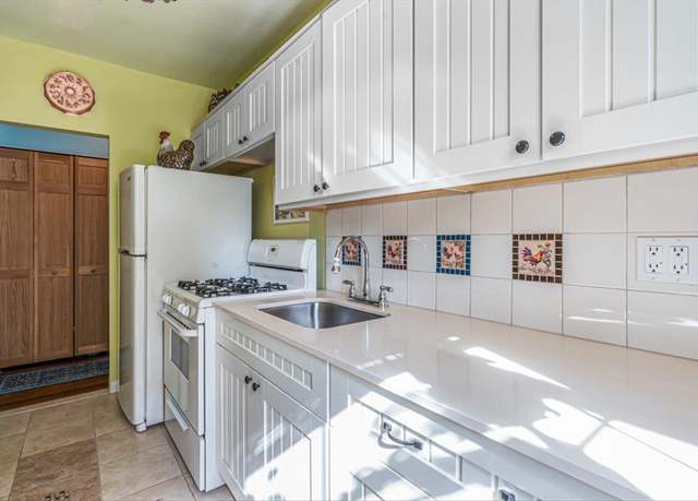 Property at 5140 30th Ave Unit 2F, Woodside, NY 11377, 1 bed, 1 bath
