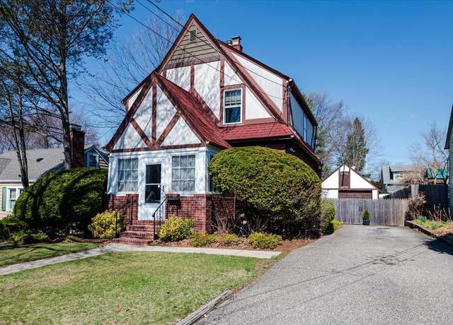Property at 11 W 14th St, Huntington Station, NY 11746, 3 beds, 1.5 baths