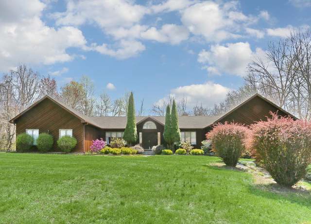 Property at 313 Quaker Rd, Pomona, NY 10970, 5 beds, 4 baths