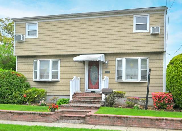 Property at 702 Stewart Ave, Bethpage, NY 11714, 4 beds, 1.5 baths