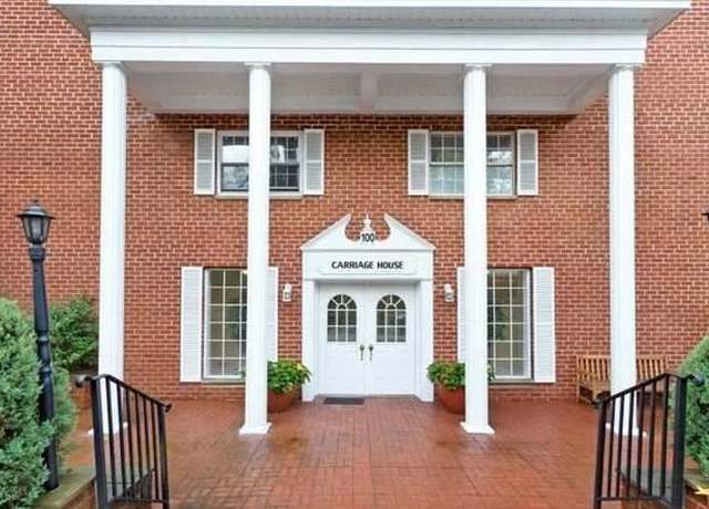 Property at 100 S Middle Neck Rd #102, Great Neck, NY 11021, 2 beds, 2 baths