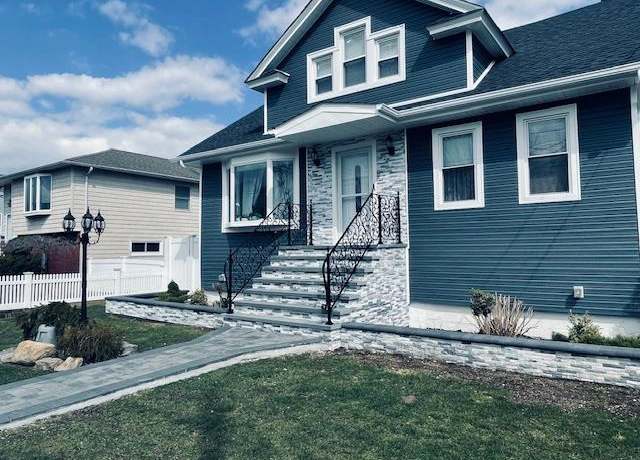 Property at 119 S Bay Ave, Freeport, NY 11520, 3 beds, 1 bath
