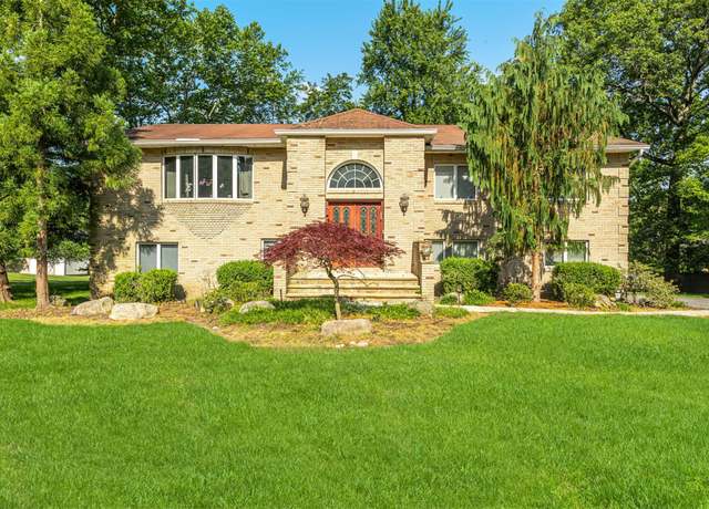Property at 41 N Quince Ln, Monsey, NY 10952, 7 beds, 4.5 baths