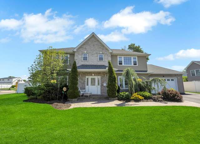 Property at 59 Saddle Ln, Levittown, NY 11756, 4 beds, 2.5 baths