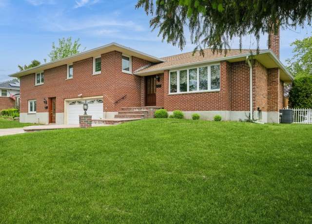 Property at 780 Regent Dr, Westbury, NY 11590, 6 beds, 4 baths