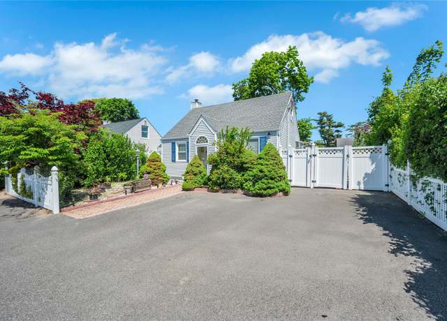 Property at 11 Campion St, Brentwood, NY 11717, 4 beds, 3 baths