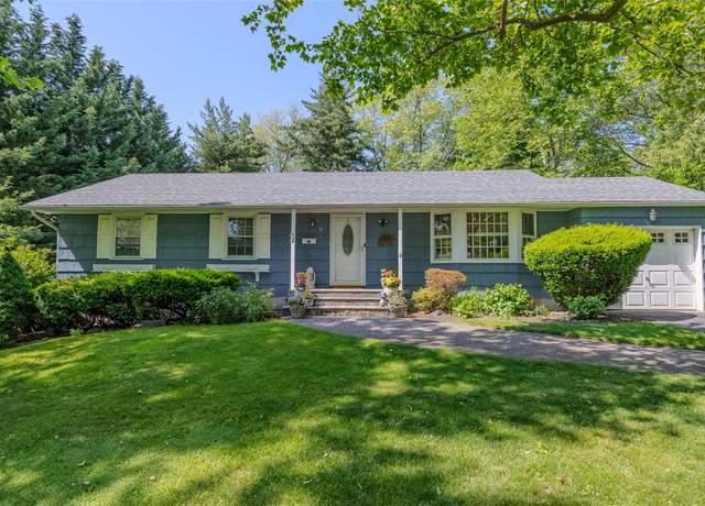 Property at 40 Panorama Dr, Huntington, NY 11743, 4 beds, 1.5 baths