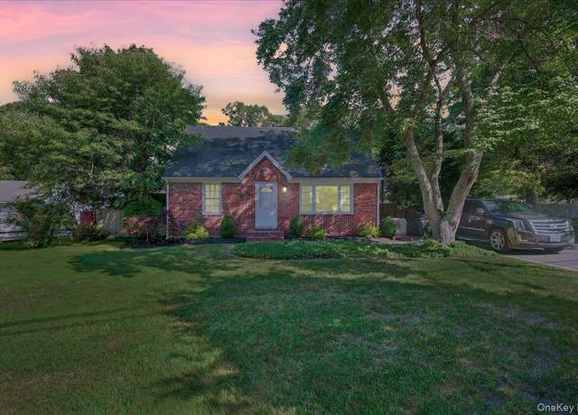 Property at 188 Donegan Ave, East Patchogue, NY 11772, 4 beds, 3 baths