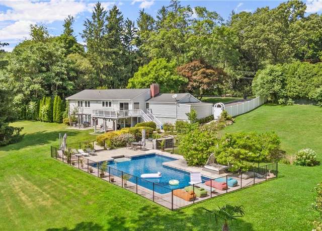 Property at 140 Old Farm Rd S, Pleasantville, NY 10570, 3 beds, 2.5 baths