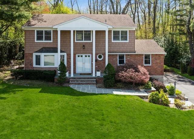 Property at 37 Wren Dr, East Hills, NY 11576, 4 beds, 3.5 baths