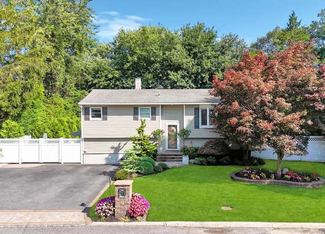 Property at 39 Crestwood Ln, Farmingville, NY 11738, 4 beds, 3 baths