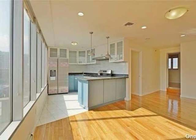 Property at 132-03 Sanford Ave Unit 8M, Flushing, NY 11355, 2 beds, 2 baths