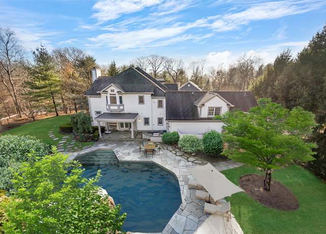 Property at 2 Camden Ct, Irvington, NY 10533, 5 beds, 6 baths