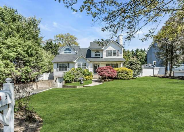 Property at 3 Quantuck Ct, Commack, NY 11725, 5 beds, 3 baths