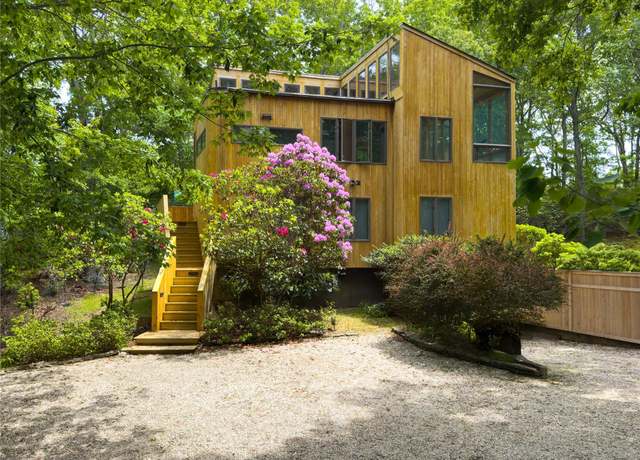 Property at 65 Wildwood Rd, Sag Harbor, NY 11963, 3 beds, 3.5 baths