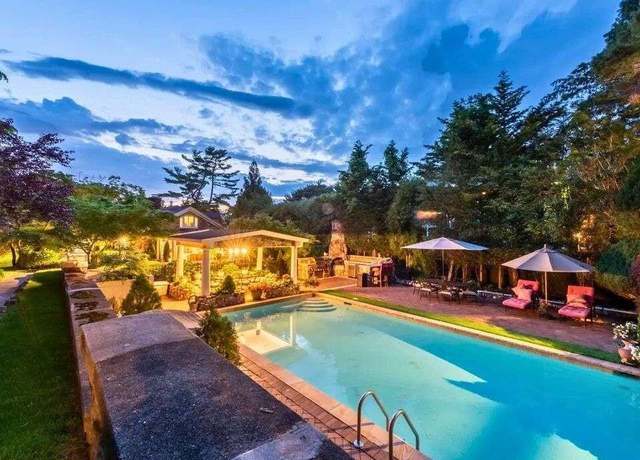 Property at 1054-1058 Plandome Rd, Manhasset, NY 11030, 6 beds, 5.5 baths
