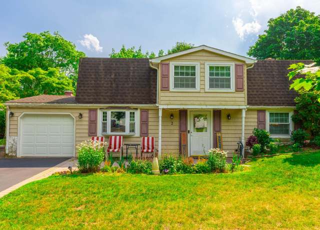 Property at 2 Ivy League Ln, Stony Brook, NY 11790, 4 beds, 2 baths