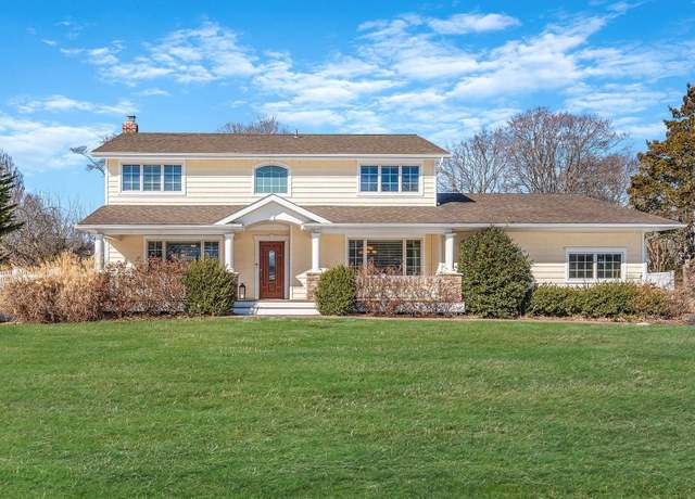 Property at 3 Beacon Ln, East Northport, NY 11731, 3 beds, 3 baths