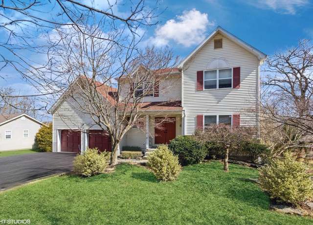 Property at 6 Ewald Pl, Stony Point, NY 10980, 4 beds, 2.5 baths