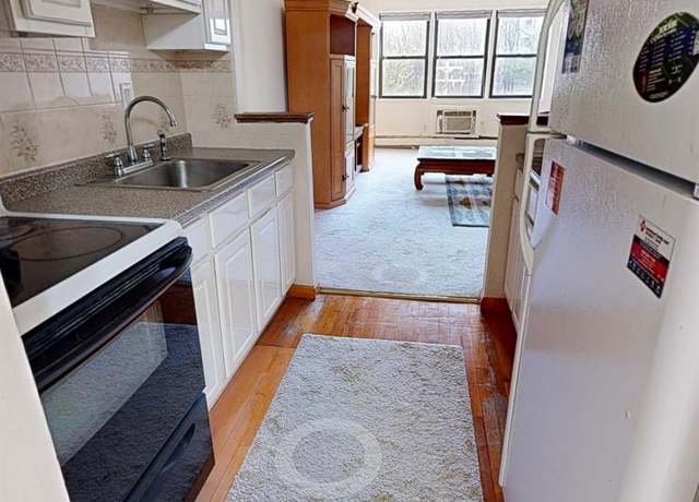 Property at 5 Oakdale Mnr Unit C19D, Suffern, NY 10901, 1 bed, 1 bath