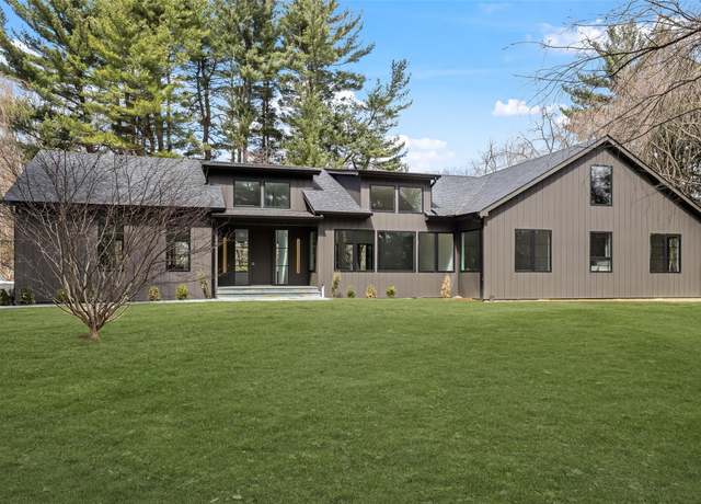 Property at 462 Bedford Rd, Armonk, NY 10504, 3 beds, 3.5 baths