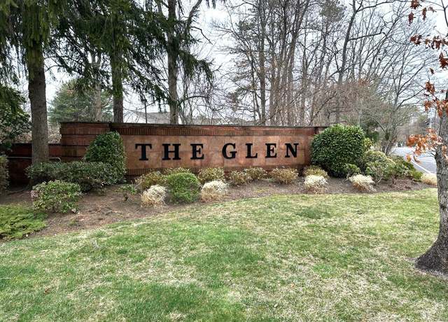 Property at 4 Oakdale Ct, Ridge, NY 11961, 2 beds, 2 baths