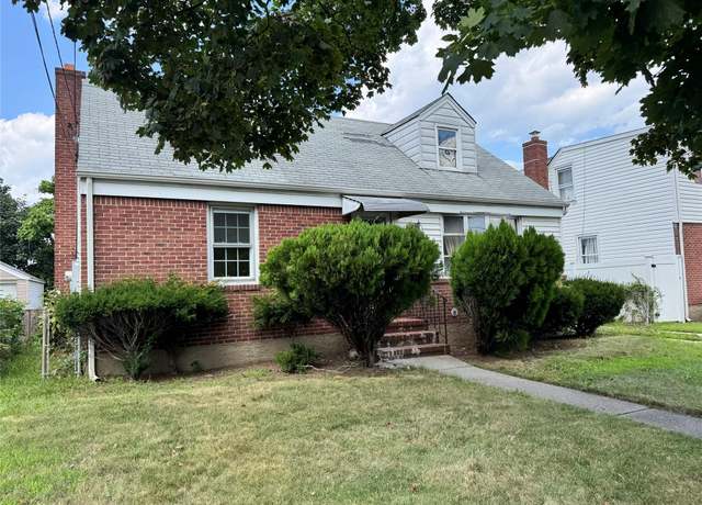 Property at 1033 Tulsa St, Uniondale, NY 11553, 4 beds, 2 baths