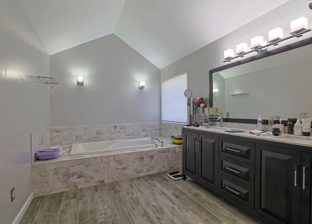 Property at 1010 Pine Vw, New Windsor, NY 12553, 5 beds, 4 baths
