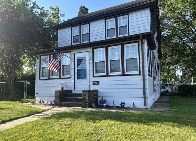 Property at 1059 Tulip Ave, Franklin Square, NY 11010, 3 beds, 1.5 baths
