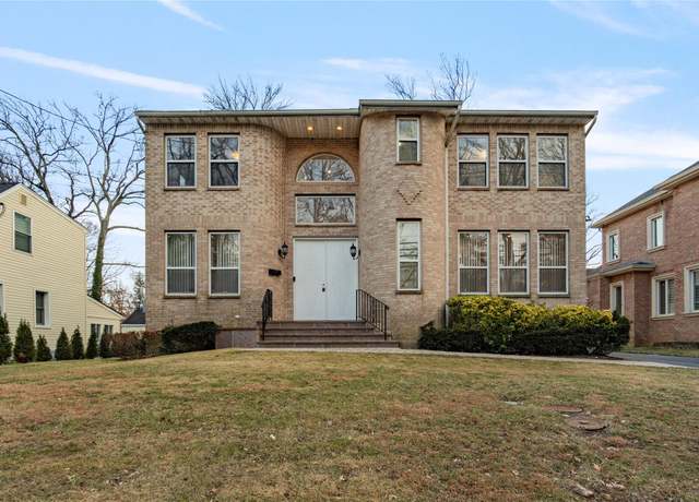 Property at 94 Hicks Ln, Great Neck, NY 11024, 4 beds, 3.5 baths