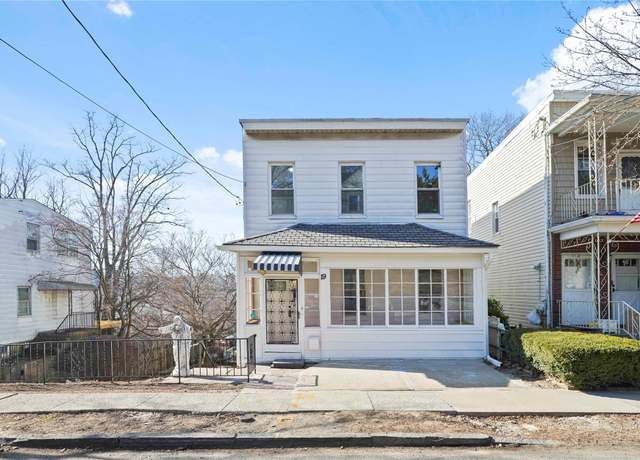 Property at 17 Gordon St, Yonkers, NY 10701, 2 beds, 1.5 baths