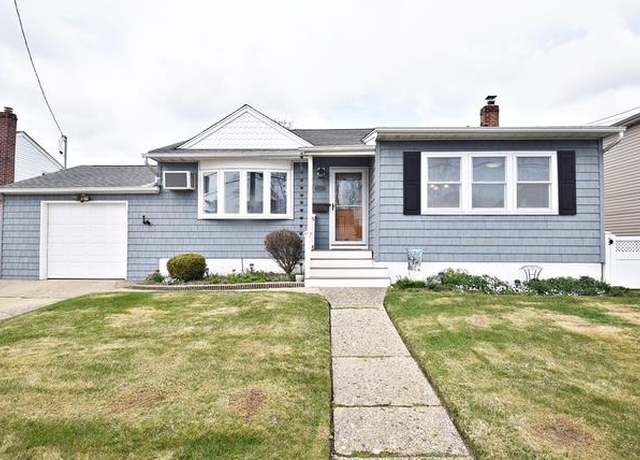 Property at 251 Farmers Ave, Lindenhurst, NY 11757, 4 beds, 2 baths