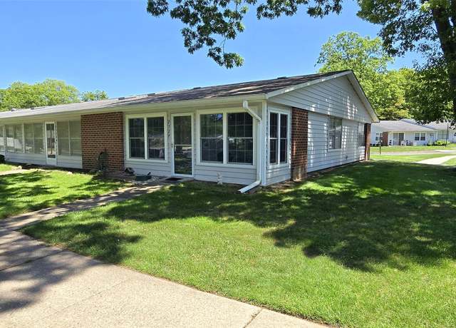 Property at 232 Blackpool Ct Unit F, Ridge, NY 11961, 2 beds, 1 bath
