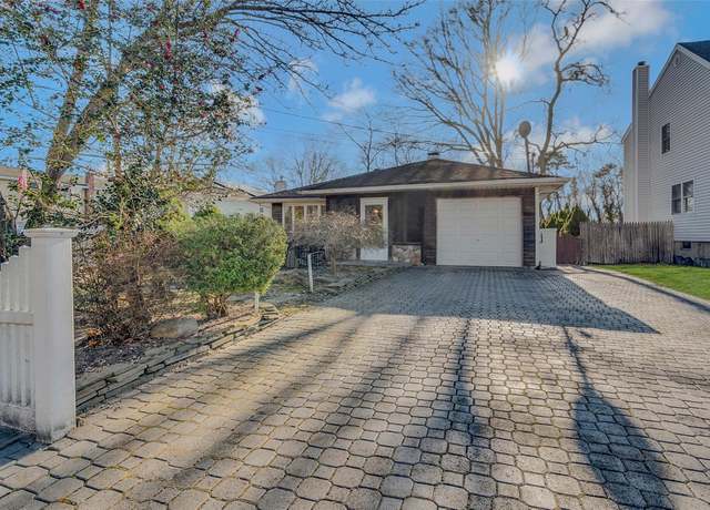 Property at 283 W End Ave, Shirley, NY 11967, 3 beds, 1 bath