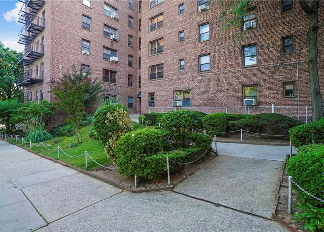 Property at 52-15 65 Pl Unit 2A, Maspeth, NY 11378, 1 bed, 1 bath
