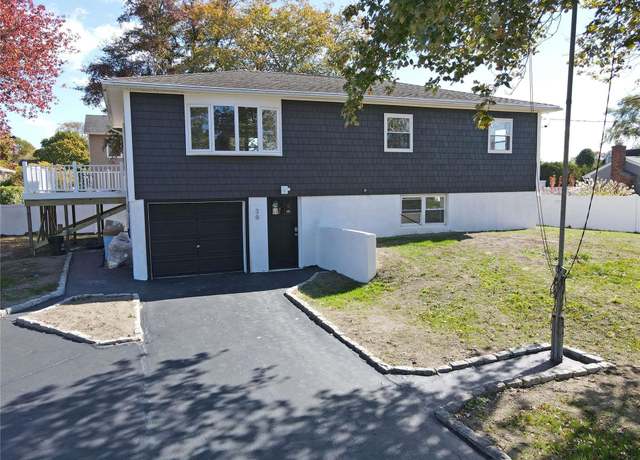 Property at 39 Roosevelt Blvd, East Patchogue, NY 11772, 3 beds, 2 baths