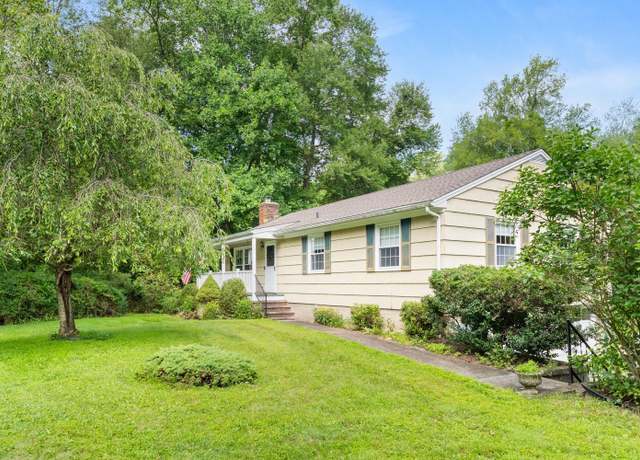Property at 15 Glen Dr, South Salem, NY 10590, 3 beds, 1.5 baths