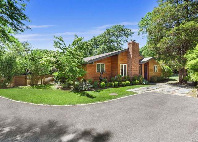 Property at 300 N Sea Mecox Rd, Southampton, NY 11968, 3 beds, 2 baths