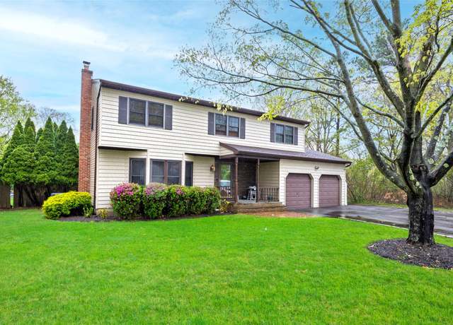 Property at 2 Heritage Ln, Miller Place, NY 11764, 4 beds, 2.5 baths