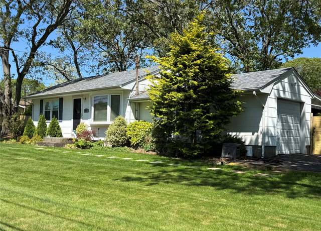 Property at 149 S Evergreen Dr, Selden, NY 11784, 2 beds, 1 bath
