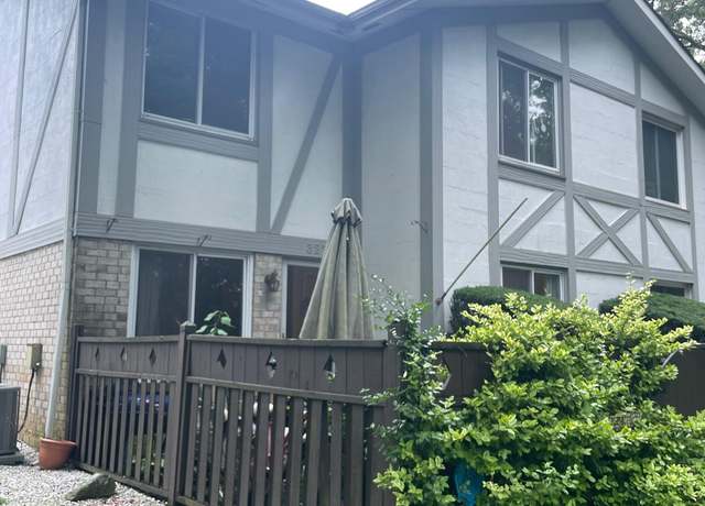 Property at 327 Birchwood Rd, Medford, NY 11763, 2 beds, 1.5 baths