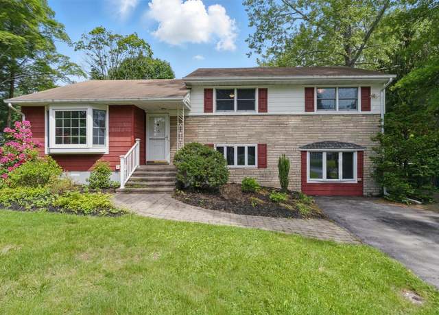 Property at 55 Stephanie Ln, Poughkeepsie, NY 12603, 3 beds, 1.5 baths