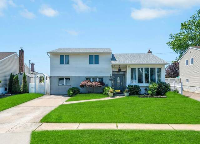 Property at 2482 Cadillac Dr, East Meadow, NY 11554, 3 beds, 2 baths