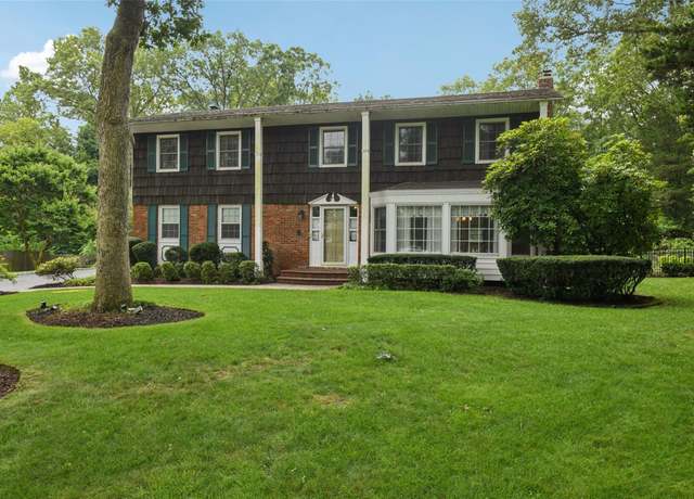 Property at 5 Lewis Ct, East Northport, NY 11731, 4 beds, 2.5 baths