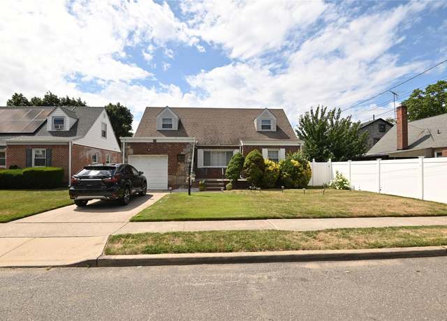 Property at 55 Elizabeth St, Valley Stream, NY 11580, 4 beds, 3 baths