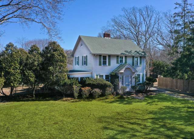 Property at 12 Summit Blvd, Westhampton, NY 11977, 3 beds, 2 baths