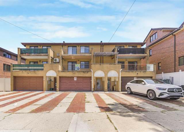 Property at 43-53 159th St, Flushing, NY 11358, 6 beds, 5 baths